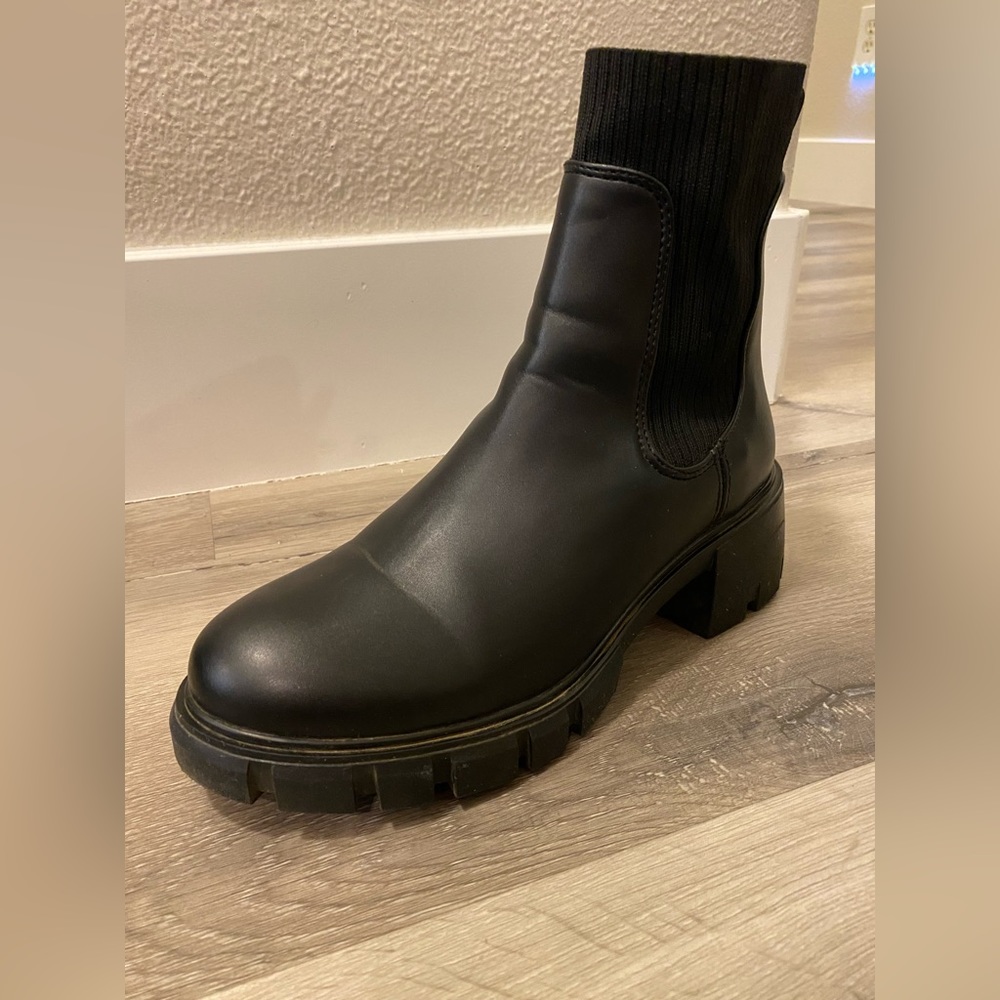 Steve Madden Hayle platform Chelsea black boots